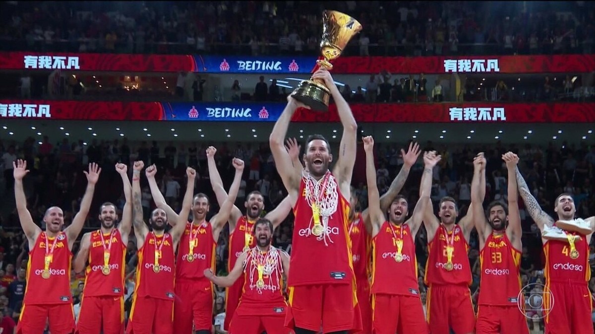 O melhor game-winner da história do basquete aconteceu no Brasil