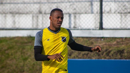 Botafogo-SP anuncia lateral-direito Pedro Costa