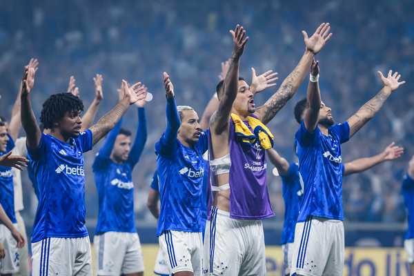 Cruzeiro espanta fantasma e se coloca na briga pela Sul-Americana.
