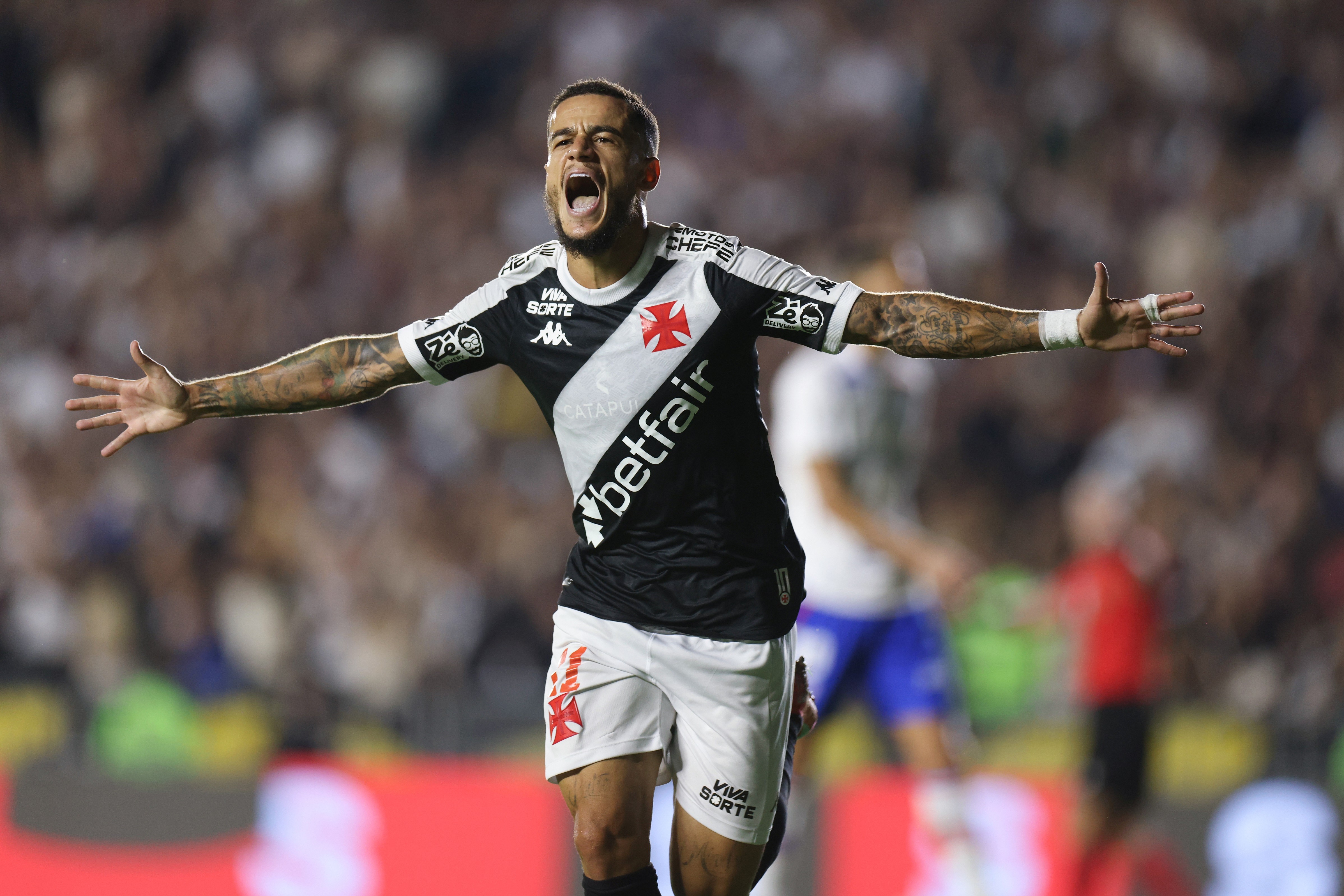 Contrato de Coutinho com o Vasco acaba nesta segunda; veja como a diretoria tenta estender o vínculo