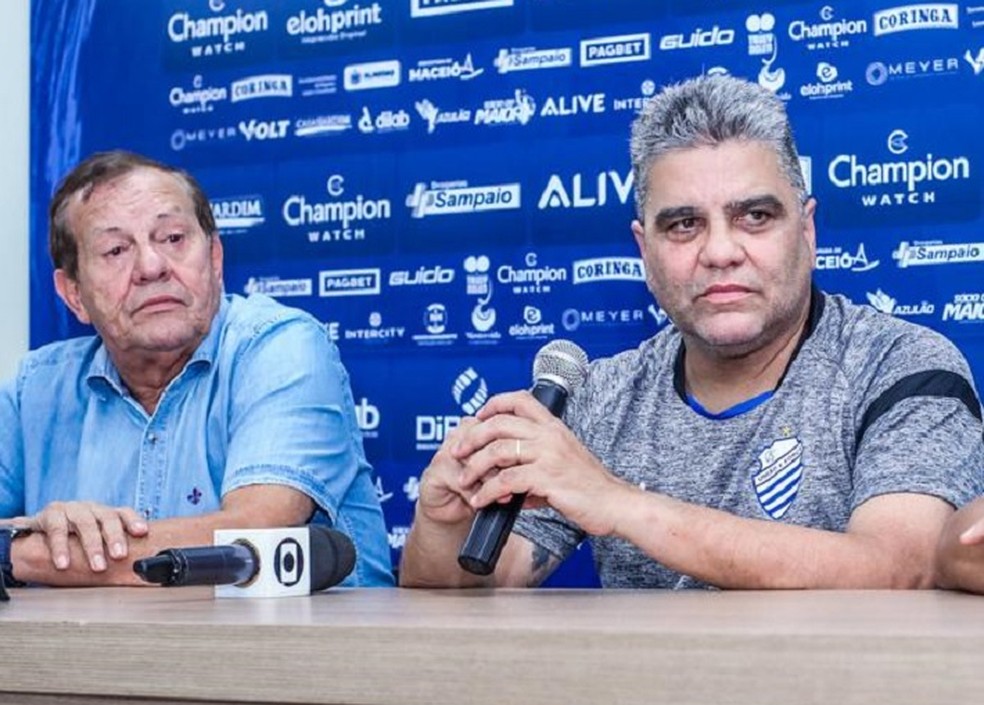 Tenório e Marcelo Cabo conversaram com departamento de futebol para mudar cenário do CSA — Foto: Morgana Oliveira/Ascom CSA