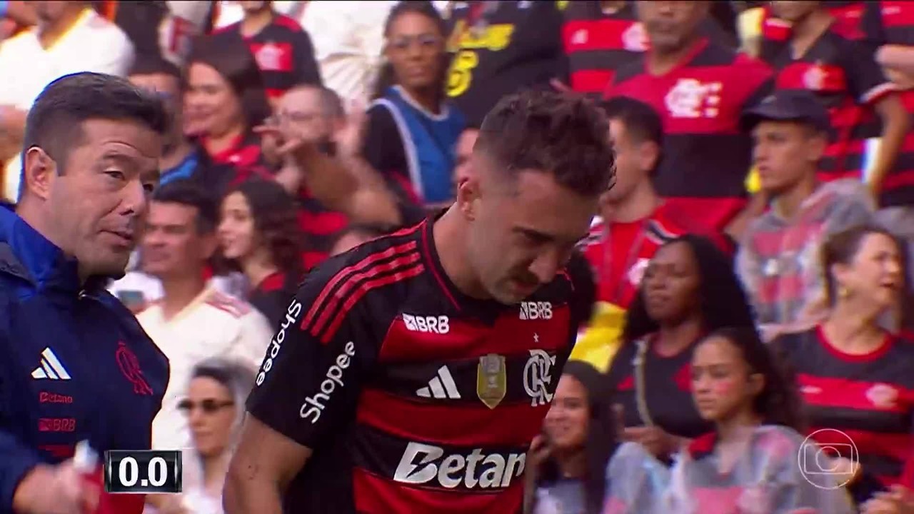 Léo Ortiz, do Flamengo, deixa Maracanã com perna imobilizada e vai ao hospital