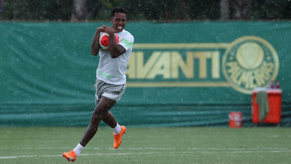 Kevin durante treino do Palmeiras na Academia de Futebol — Foto: Cesar Greco