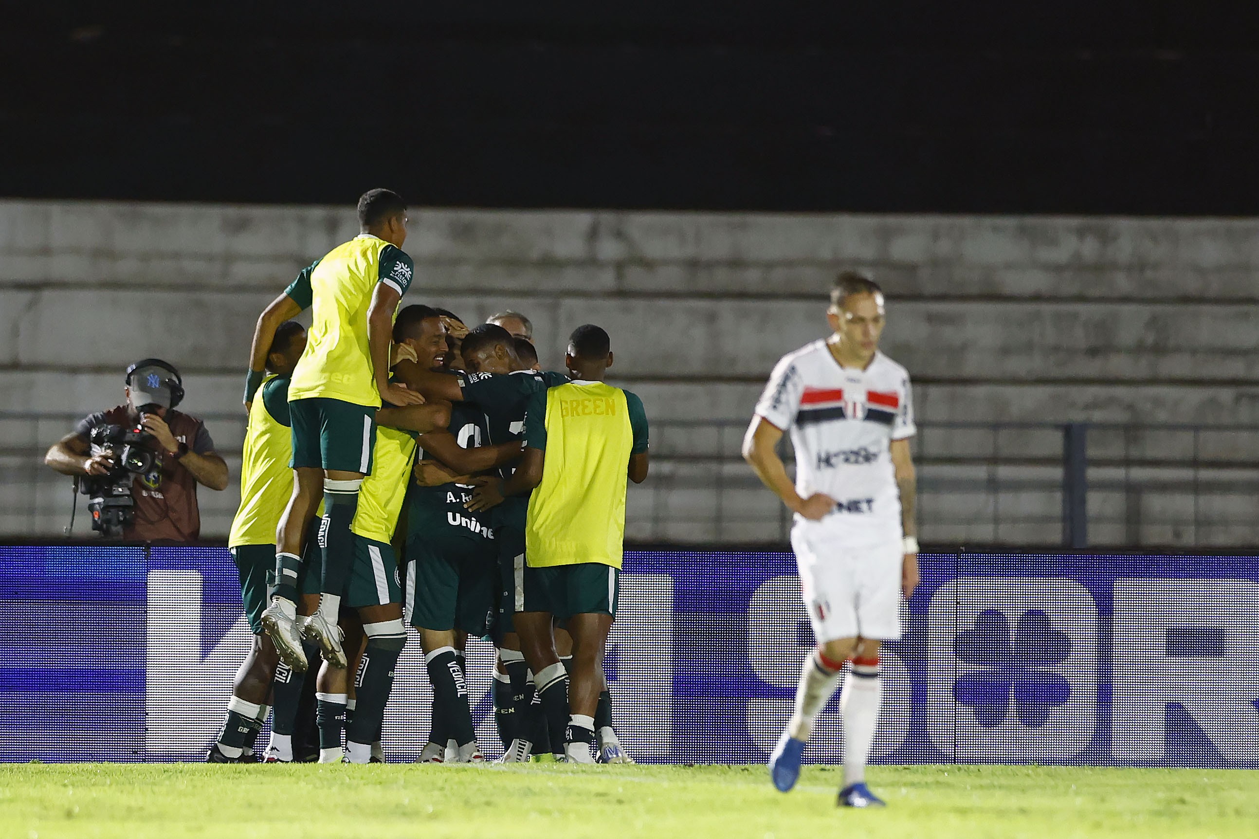 Veja os melhores momentos de Botafogo-SP 0 x 1 Goiás | Ge