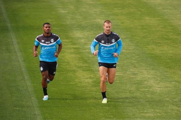 Treino do Grêmio: Rodrigo Ely e Cuiabano avançam em recuperação