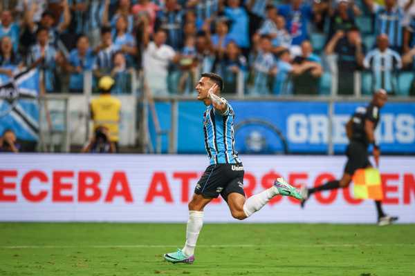 CRISTALDO BRILHA NO GAUCHÃO! Golaço eleito o mais bonito do Grêmio em 2024!