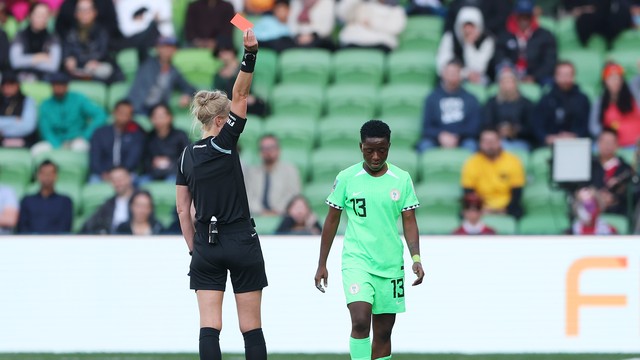 Abiodun, da Nigéria, é expulsa contra o Canadá