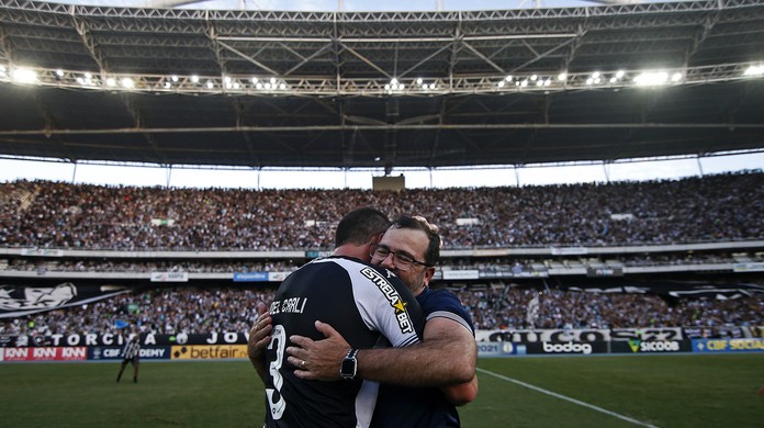 Acesso Total Botafogo: episódio 3 tem demissão de Chamusca, liderança de  Loureiro e ultimato de Freeland, botafogo