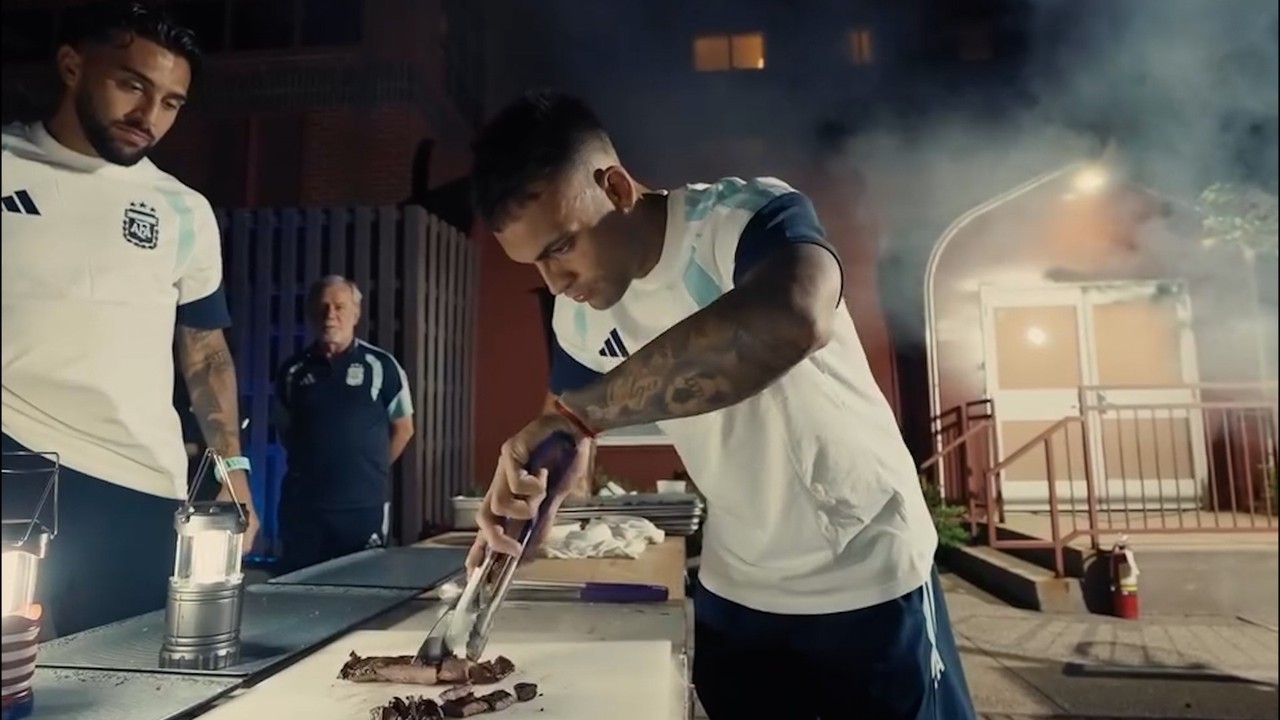 Presidente da AFA mostra bastidores do último churrasco da Argentina antes da final da Copa; vídeo