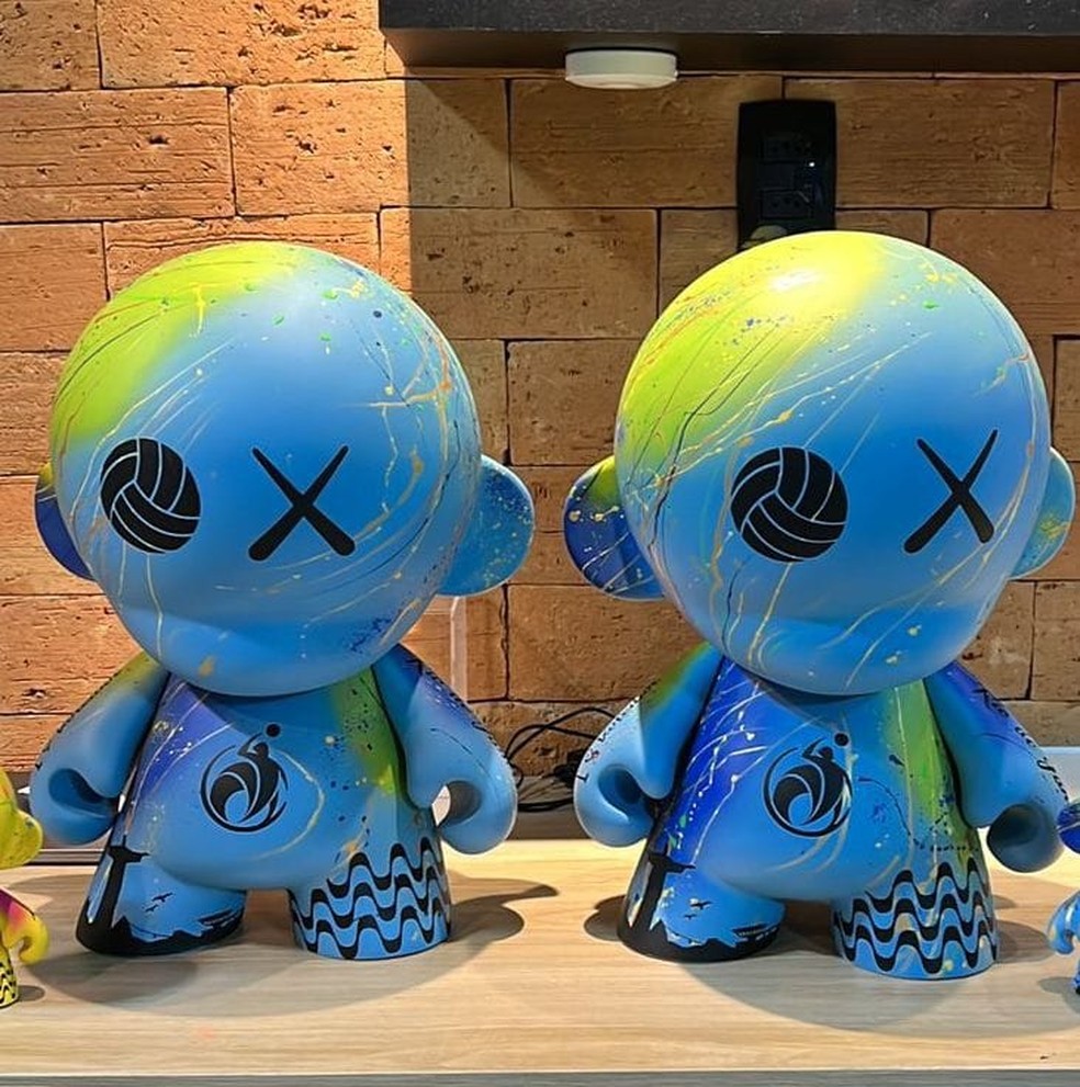 置物 psychedeiic art Obje Destaques do pré-olímpico de vôlei vão receber troféu de toy art