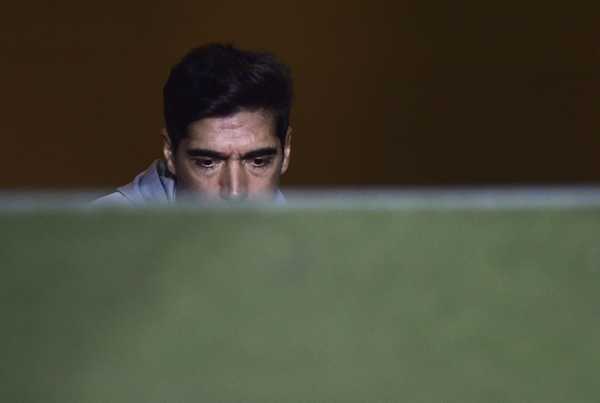 DESFALQUES! Preocupação com Mayke lesionado e Abel suspenso para jogo contra o Fluminense