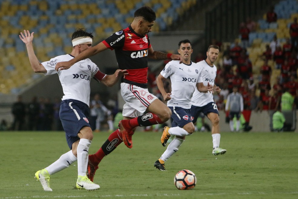 Paquetá em ação no Flamengo x Independiente — Foto: Reginaldo Pimenta/Raw Imagem/Estadão Conteúdo