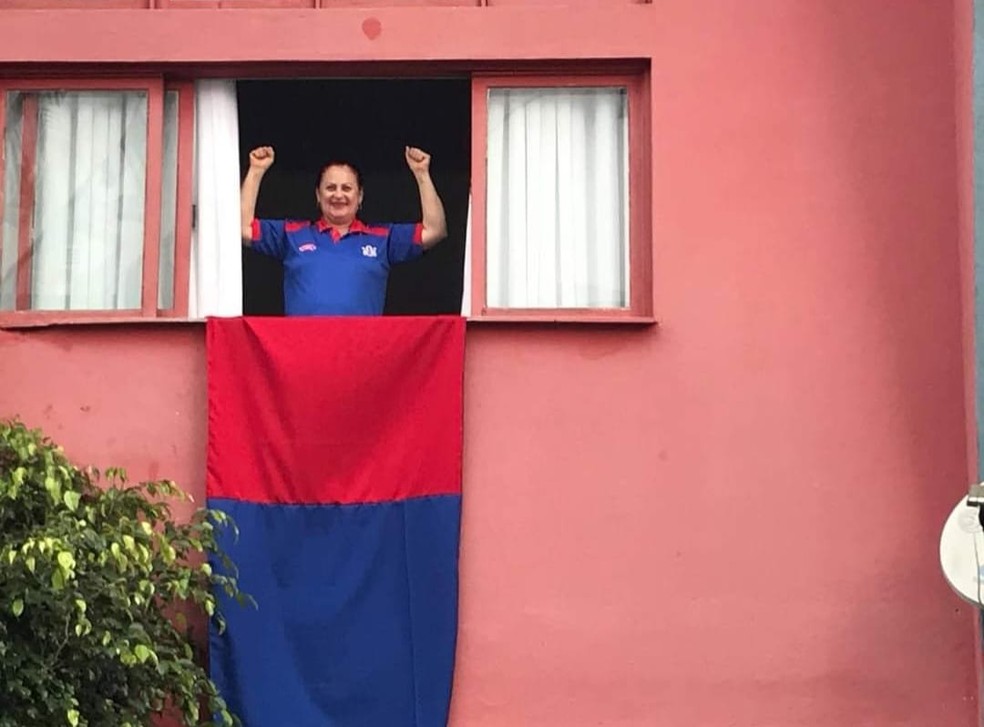 Lene em sua casa dentro do Estádio Dr Hercílio Luz — Foto: Arquivo pessoal