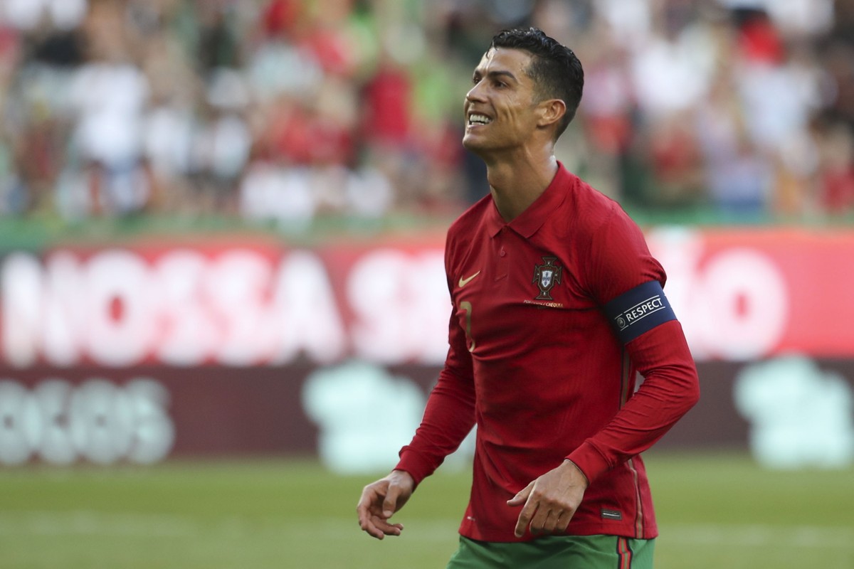 Cristiano Ronaldo diz que pretende jogar até depois dos 40 anos