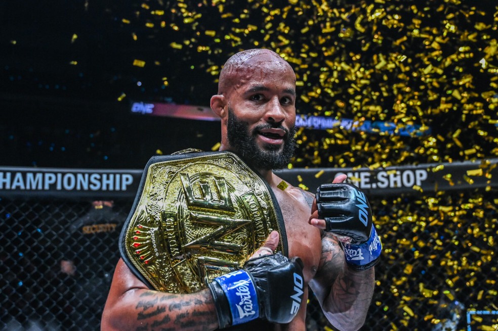 Demetrious Johnson cinturão ONE Championship MMA — Foto: Divulgação