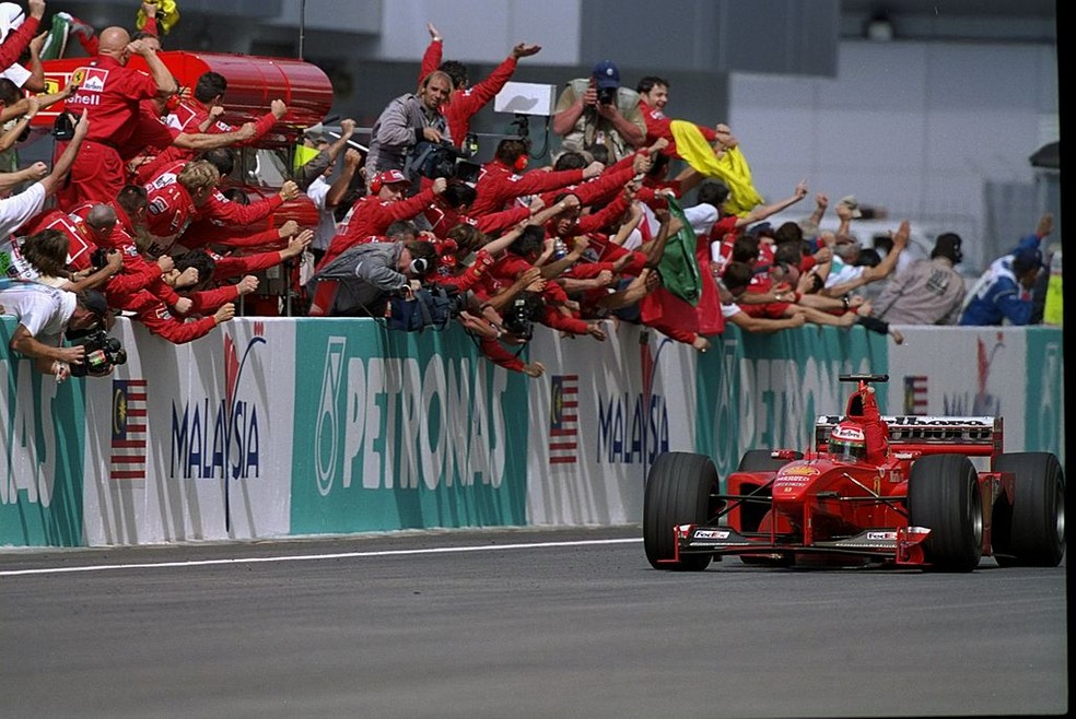 Ferrari foi campeã de construtores em 1999, mesmo com Schumacher fora de ação — Foto: Getty Images