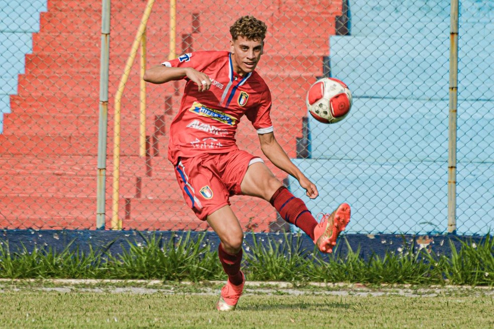 FECHA COM JOIA? Corinthians avança nas negociações por zagueiro destaque da Copinha