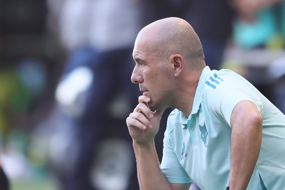 Leonardo Jardim, técnico do Cruzeiro, durante jogo contra o América-MG