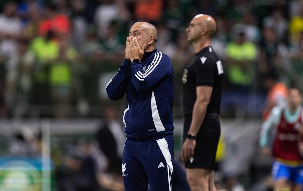 Leonardo Jardim durante o jogo entre Palmeiras e Cruzeiro no Allianz Parque