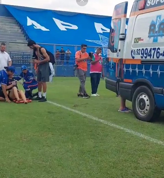 Ônibus que levava time da Série D tomba na estrada a caminho de jogo;  Ninguém se feriu, brasileirão série d