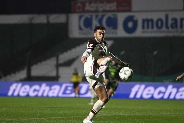 lanús tem desfalque importante para enfrentar cruzeiro no mineirão. confira provável escalação.