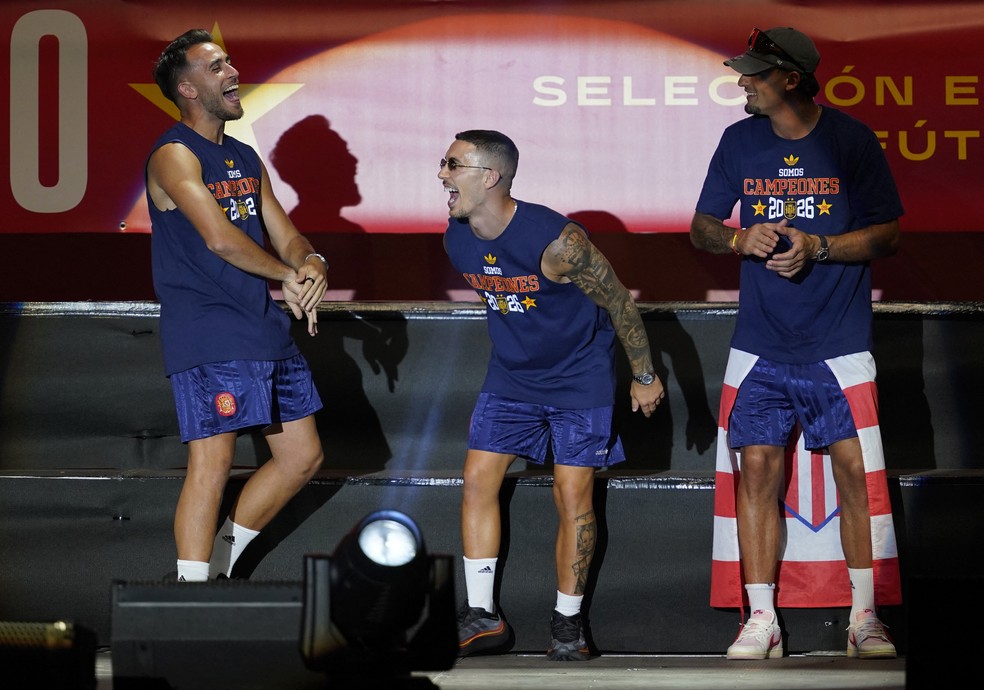 Jogadores da Espanha são chamados um a um no palco — Foto: Reuters