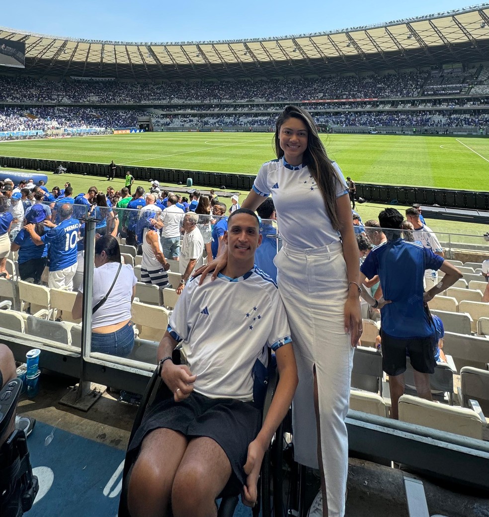 Ítalo e Larissa no Mineirão — Foto: Arquivo pessoal