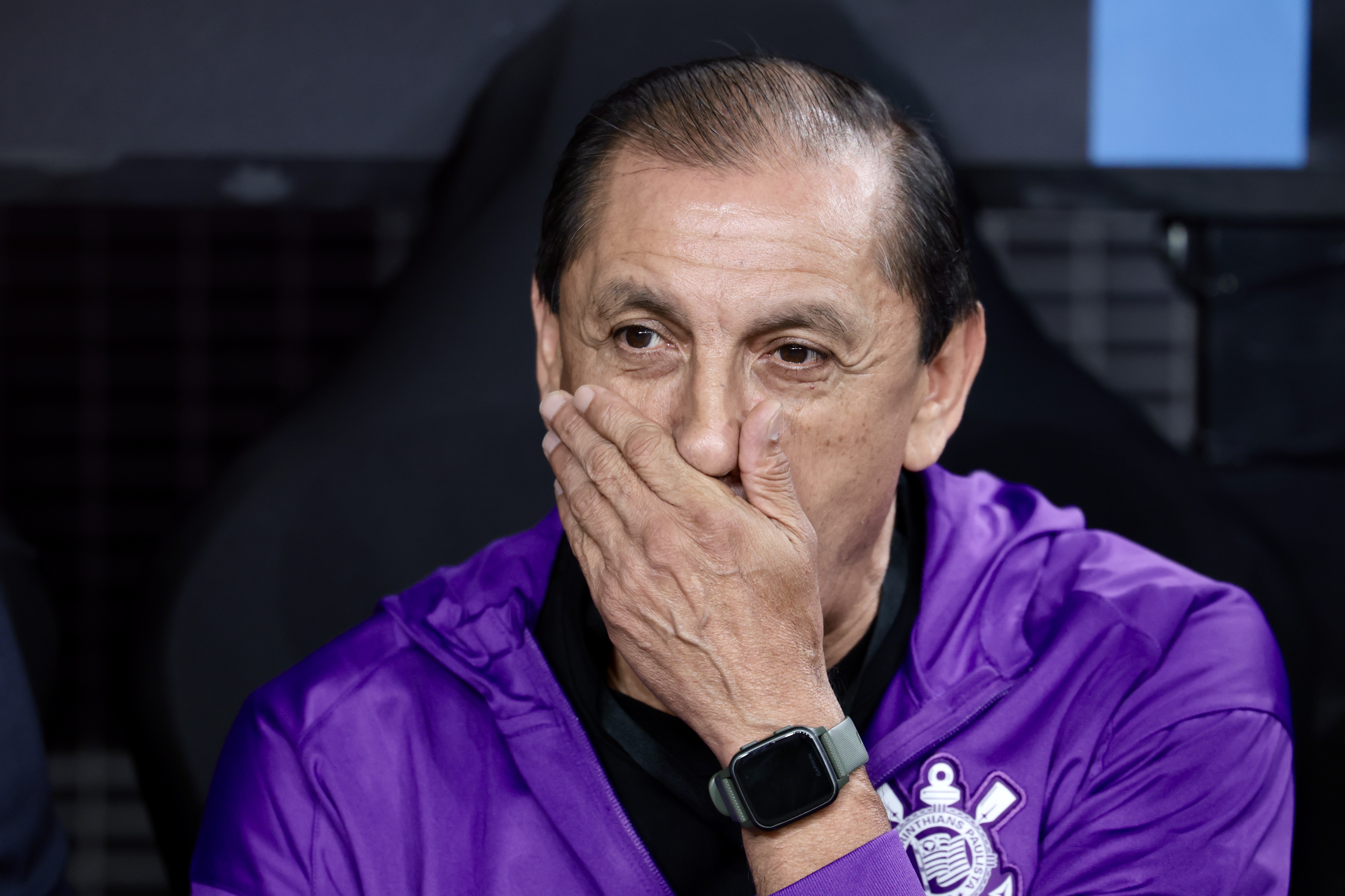 Ramón Díaz enfrenta contestações no Corinthians em meio à semi do Paulista.
