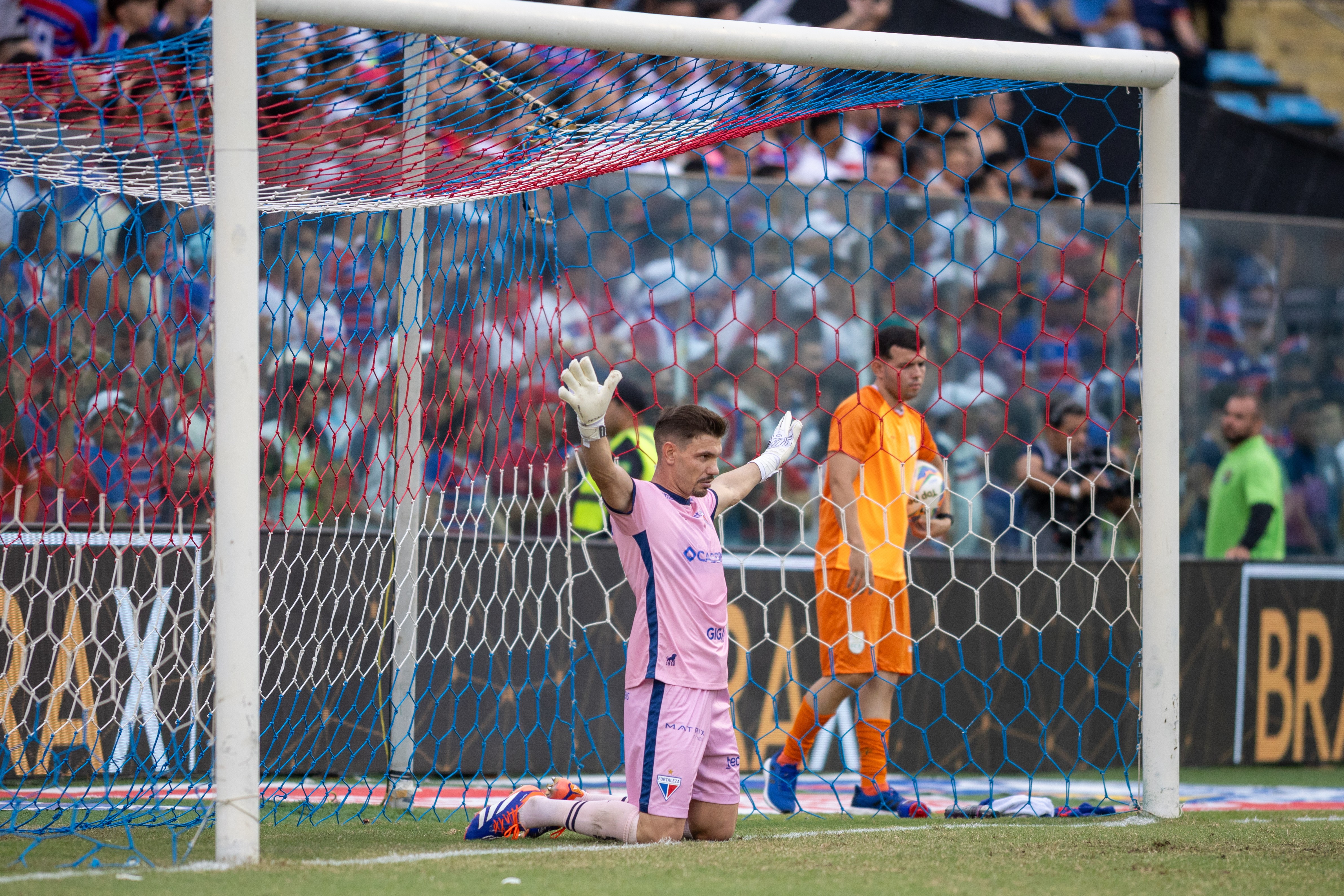 Corinthians acerta contratação de João Ricardo, do Fortaleza, mas espe | Ge