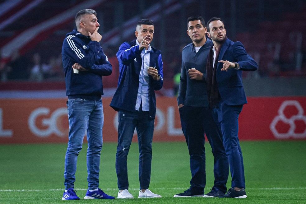 D'Alessandro, Pedro Martins e Enrico Ambrogini, do Cruzeiro — Foto: Maxi Franzoi/AGIF