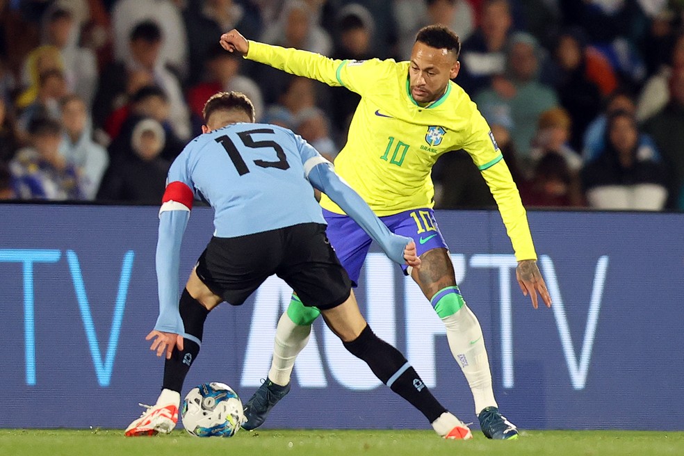 Neymar se machucou em Uruguai x Brasil, em 17 de outubro de 2023 — Foto: Vitor Silva/CBF