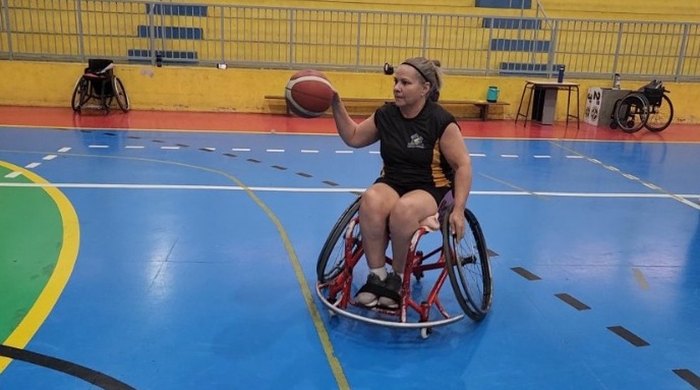 Sociedade Vida Ativa joga basquete em cadeira de rodas — Foto: Reprodução Rede Amazônica