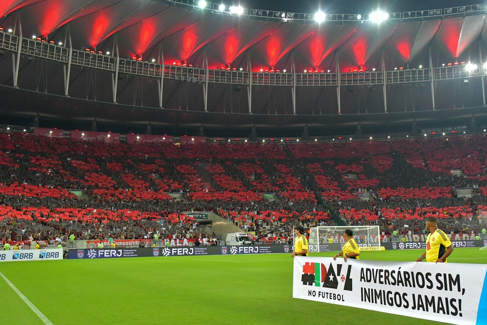 Torcida do Flamengo no jogo contra o Fluminense — Foto: Agif