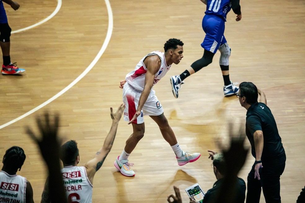 Jogador de basquete do São José é convocado para Seleção Brasileira sub-19