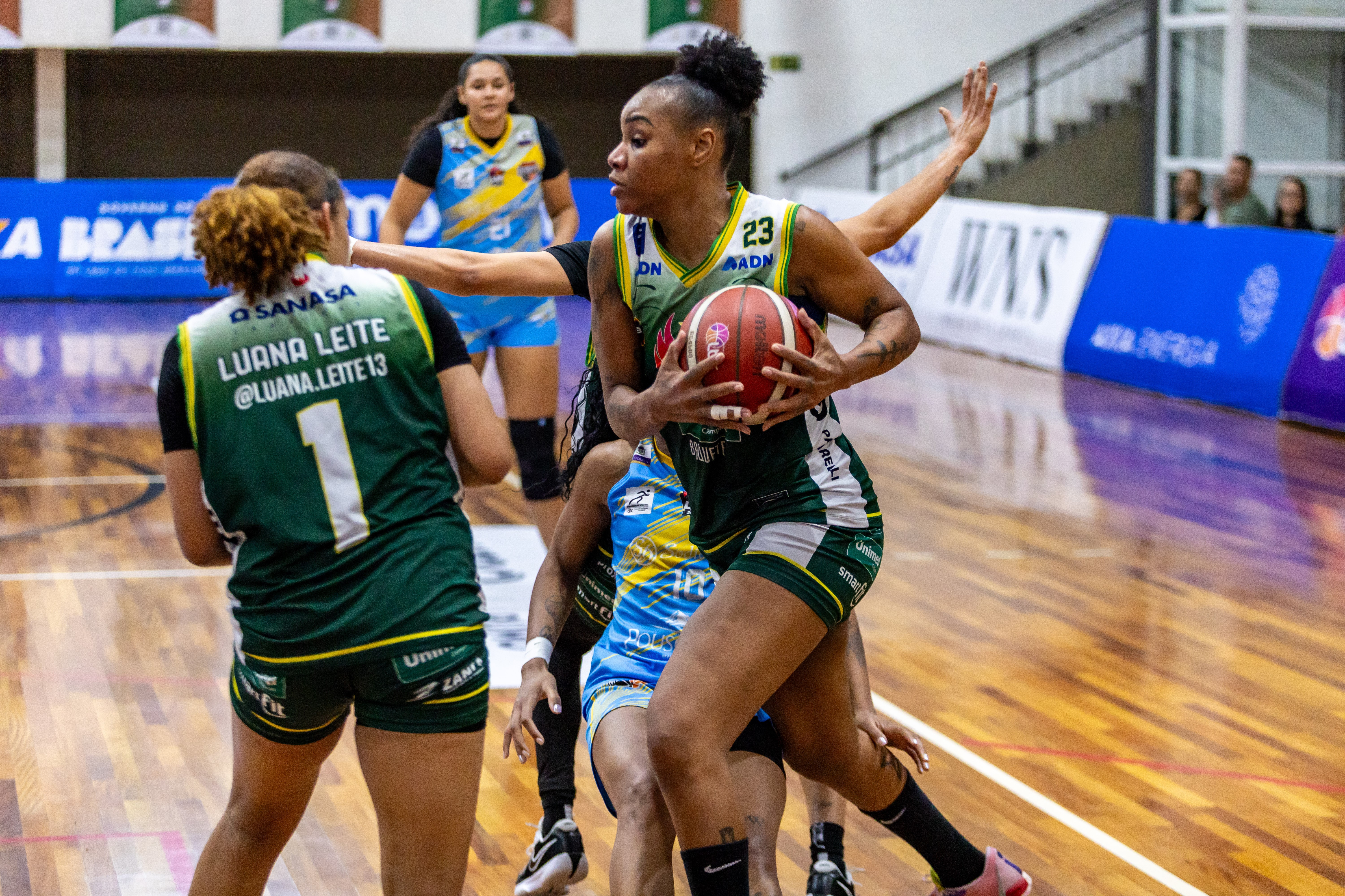 Campinas se impõe no jogo 3, vence o Mesquita com placar centenário e vai à semifinal da LBF