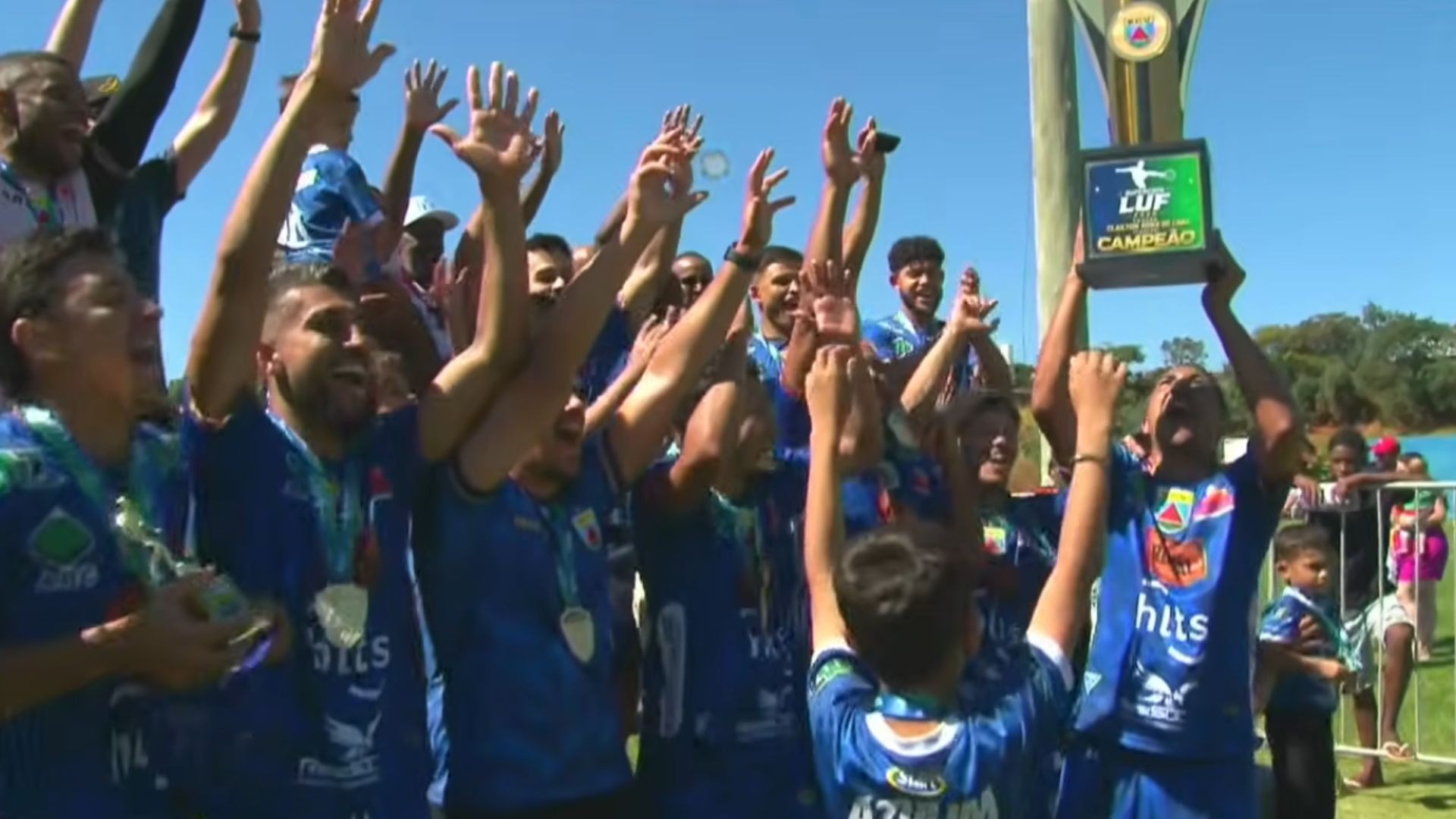 Voluntários bate Flamengo e conquista Supercopa de Futebol Amador de Uberlândia