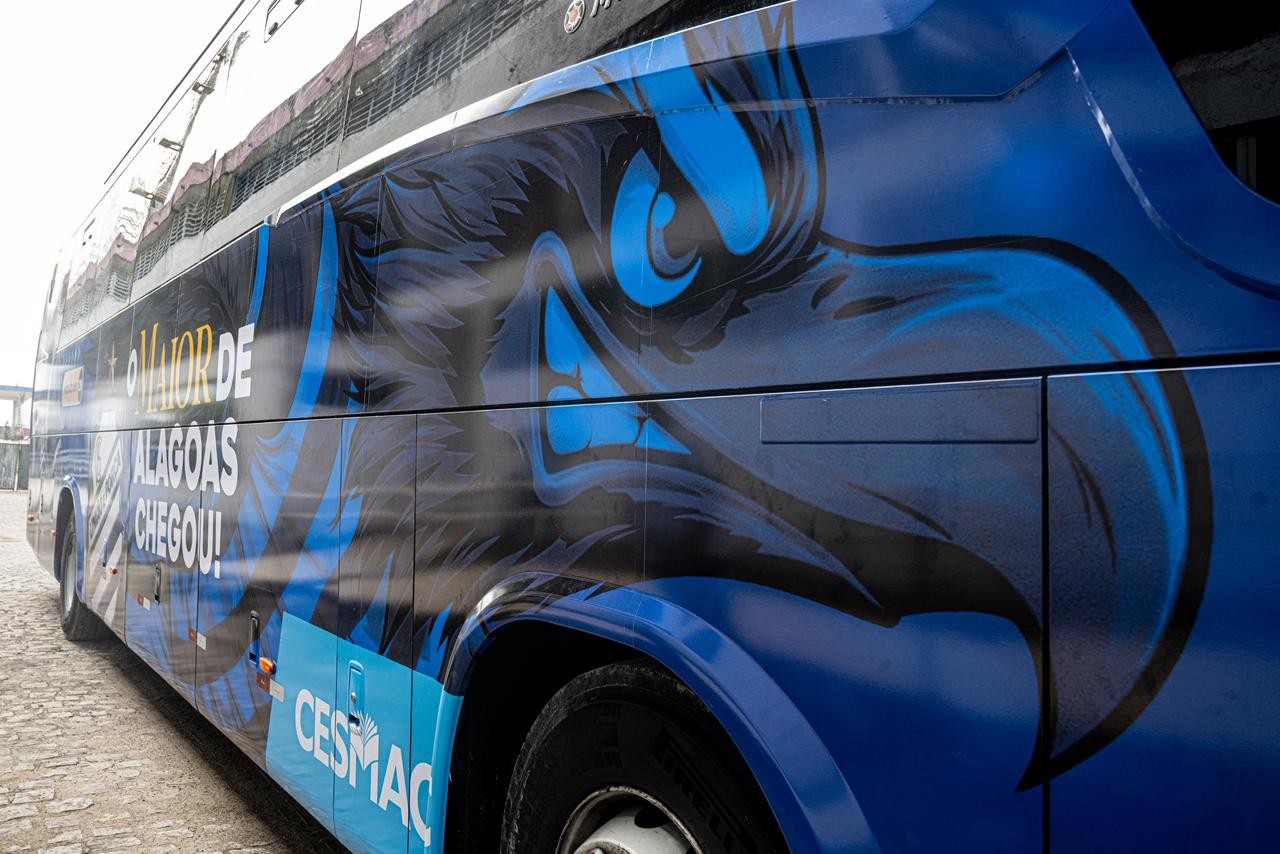 CSA apresenta a nova plotagem do seu ônibus