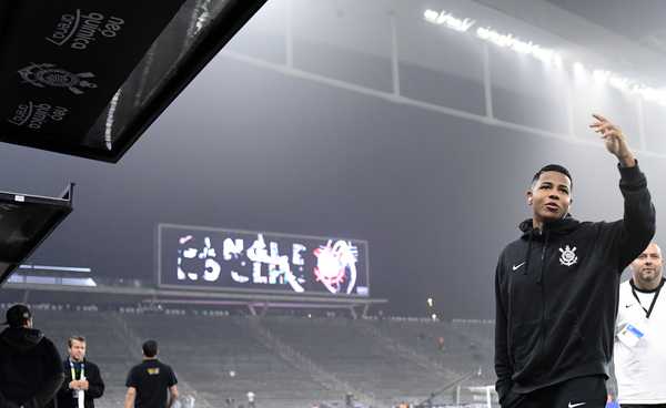 Wesley busca protagonismo no Corinthians com Ramón Díaz