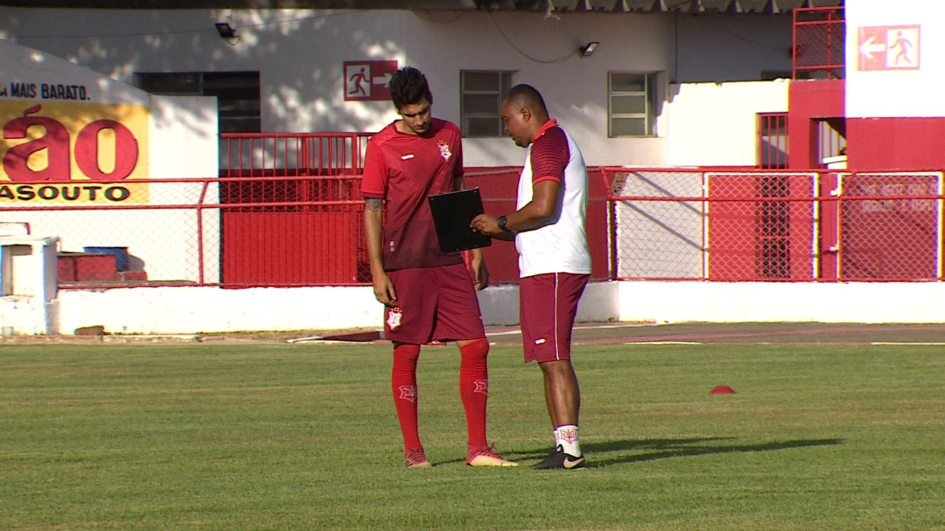 George Letiere deve escalar um Sergipe mais ofensivo para jogo contra o ...