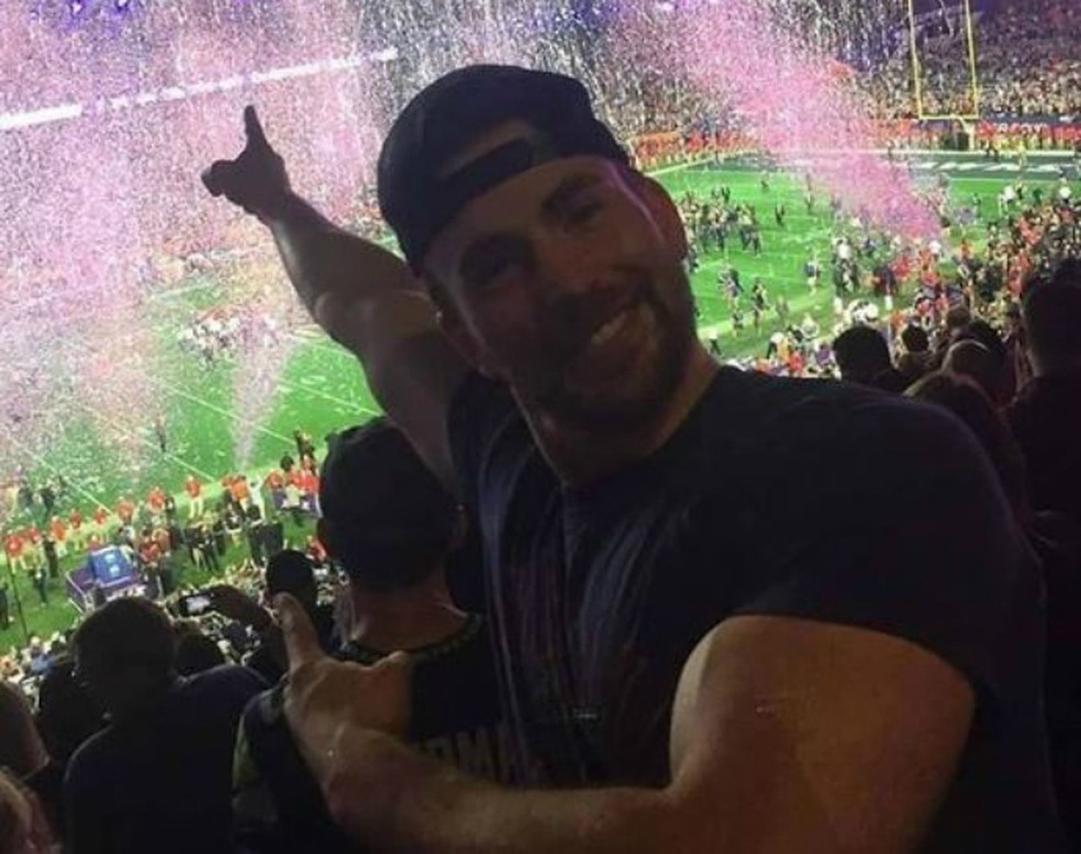 Ator de Capitao America se nega a interpretar Tom Brady enquanto jogador apoiar Trump futebol americano ge