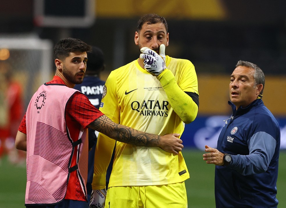Donnarumma desolado com a lesão de Musiala em PSG x Bayern — Foto: Reuters