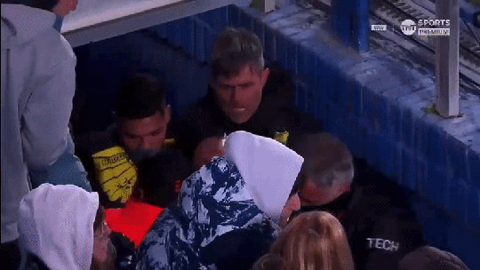 Técnicos trocam socos após partida do Campeonato Argentino; veja a confusão