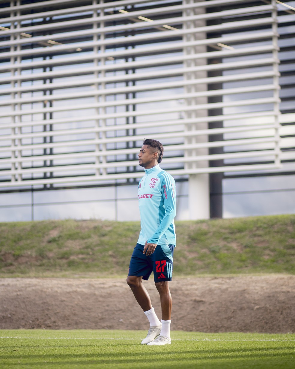 Bruno Henrique em treino do Flamengo  Foto: Adriano Fontes/Flamengo