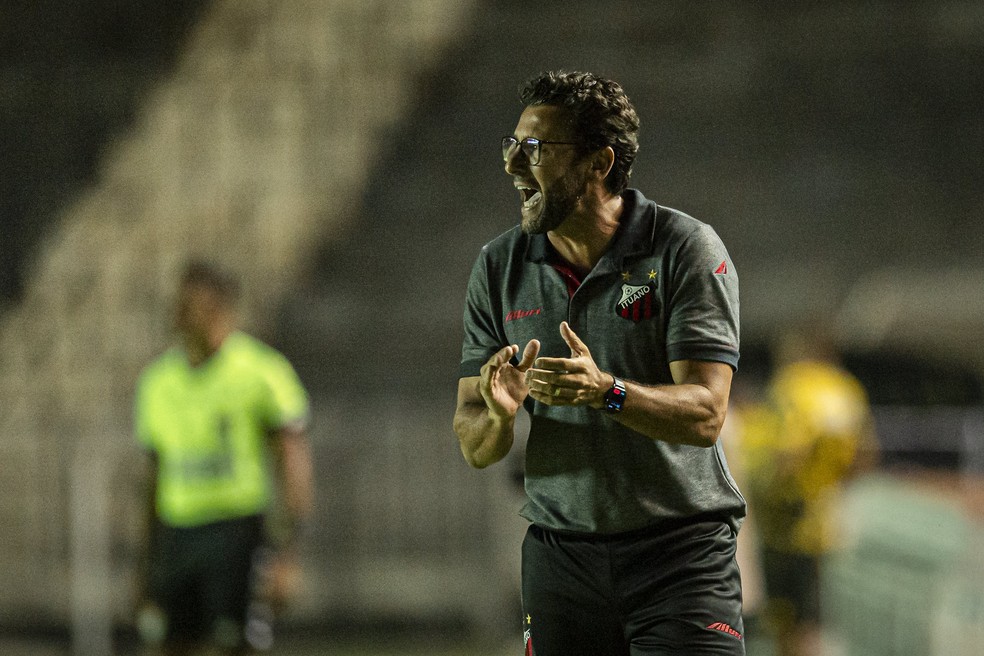 Alberto Valentim, novo treinador da Ponte Preta
