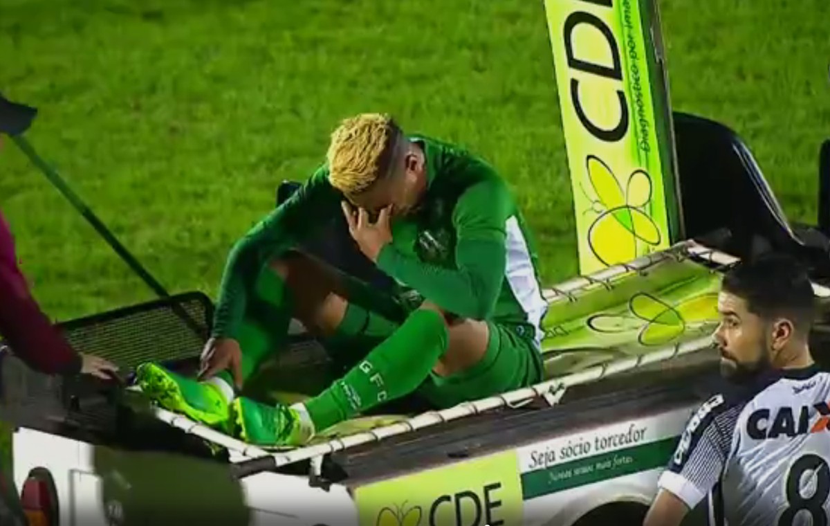 Plantão médico: Guarani perde Rafael Silva por até seis semanas e Rocha