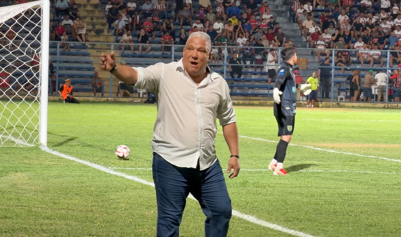 Súmula de River-PI x Picos registra críticas de Givanildo à arbitragem e objetos arremessados