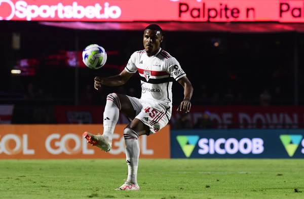 São Paulo recebe proposta do Bragantino de quase R$ 8 milhões por Nathan