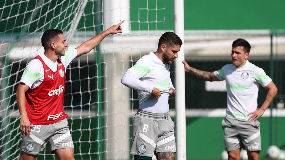Fabinho e Zé Rafael no treino do Palmeiras — Foto: Cesar Greco/Palmeiras