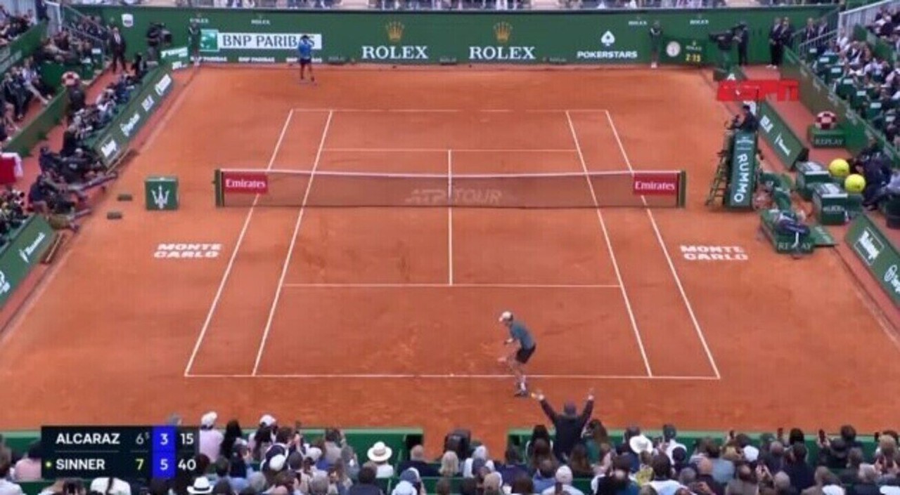 Alcaraz desiste de Barcelona, e Sinner abre vantagem como número 1