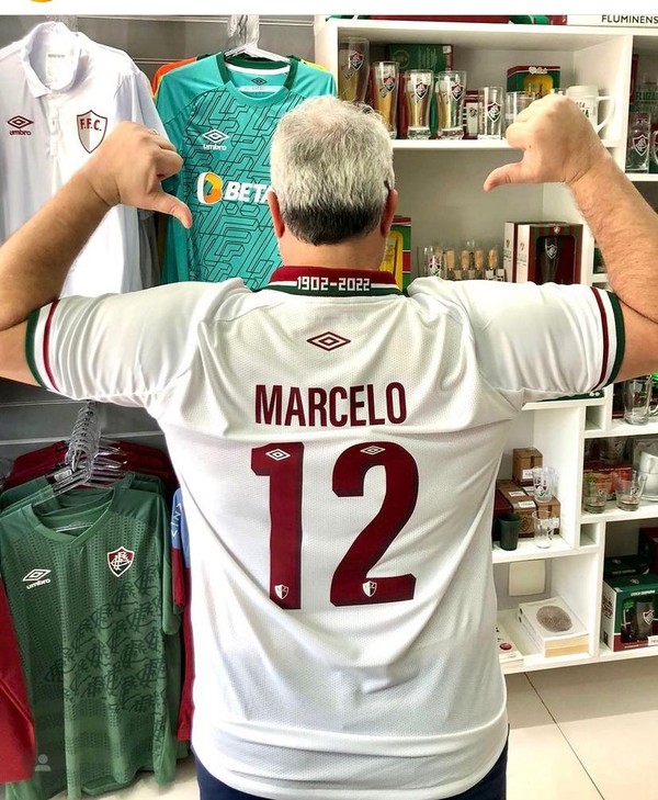 Torcedores do Fluminense já personalizam camisas com a número 12